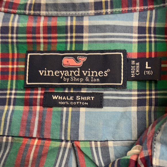 Vineyard Vine boys holiday button down 16 large - Picture 3 of 3